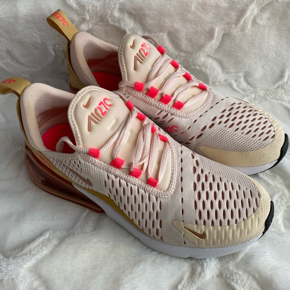 Nike Air Max 270 Women’s 7.5